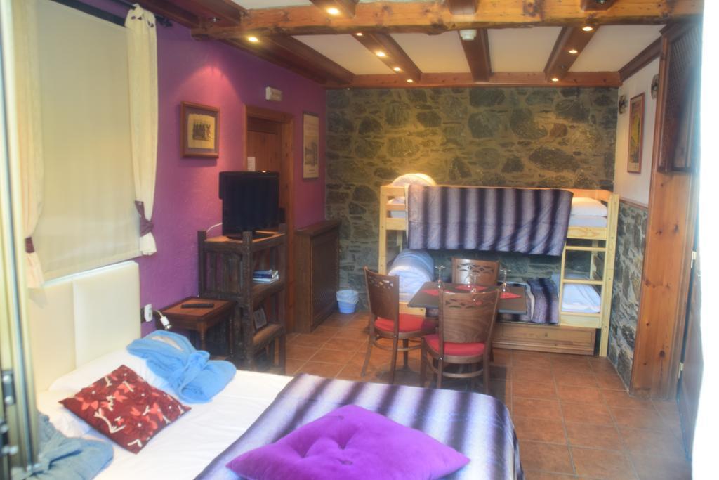 Casa Rural Restaurant Borda Patxeta Canillo Szoba fotó